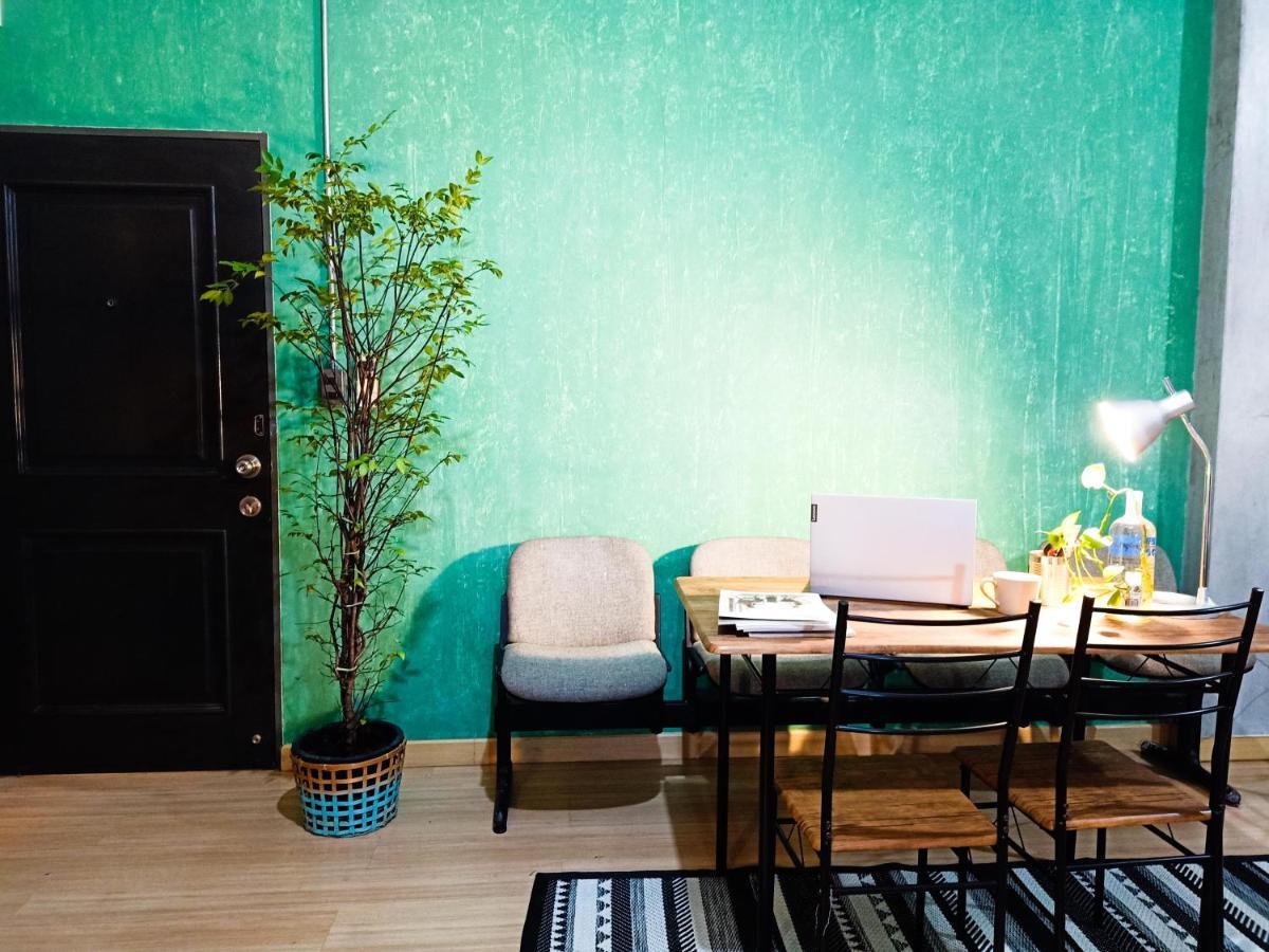 Five Stars Ratchada 19 Hostel Bangkok Luaran gambar