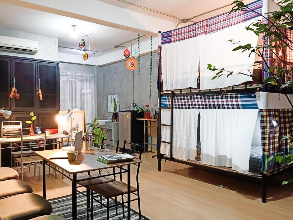 Five Stars Ratchada 19 Hostel Bangkok Luaran gambar