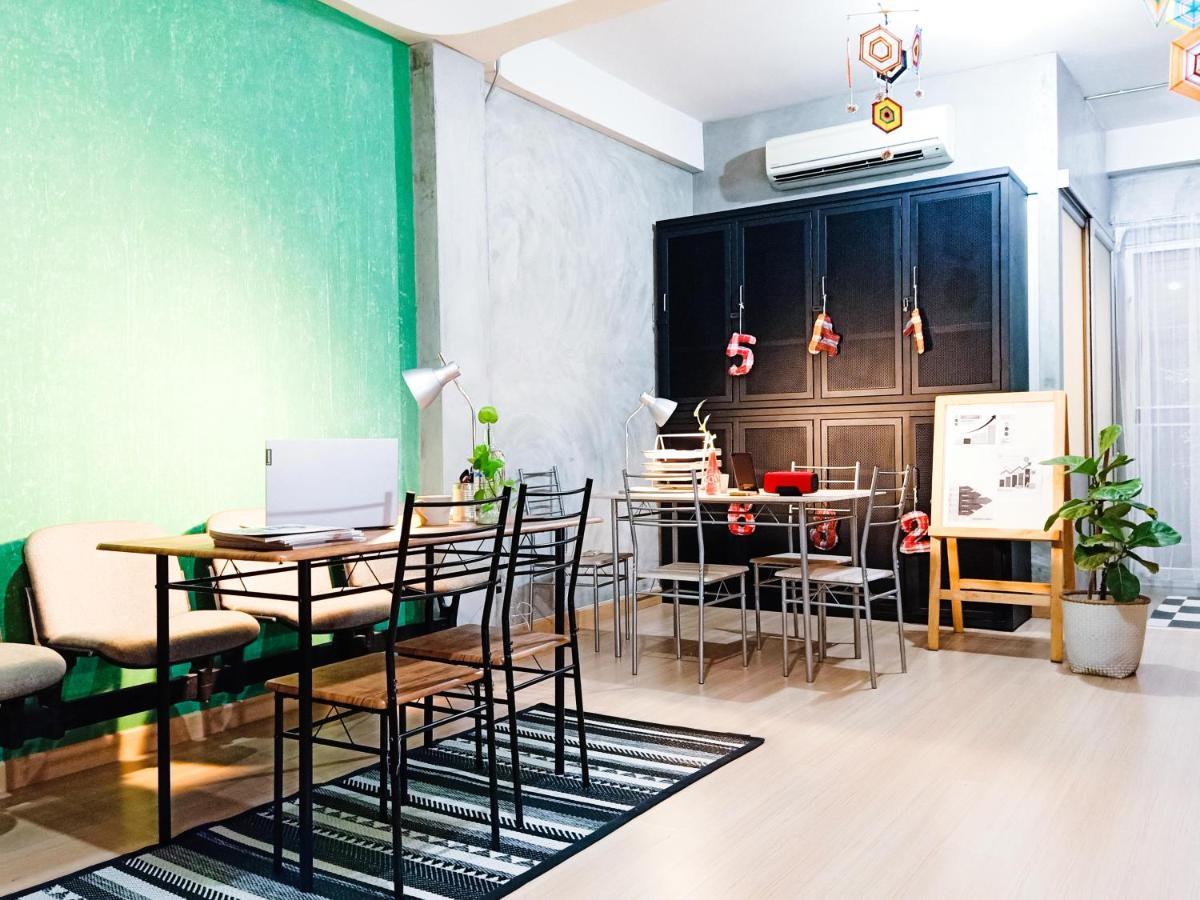 Five Stars Ratchada 19 Hostel Bangkok Luaran gambar