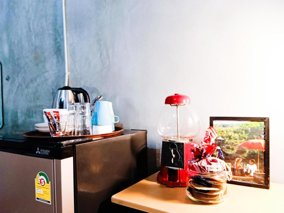 Five Stars Ratchada 19 Hostel Bangkok Luaran gambar