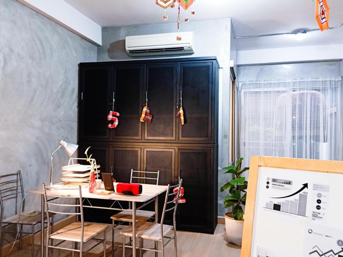 Five Stars Ratchada 19 Hostel Bangkok Luaran gambar