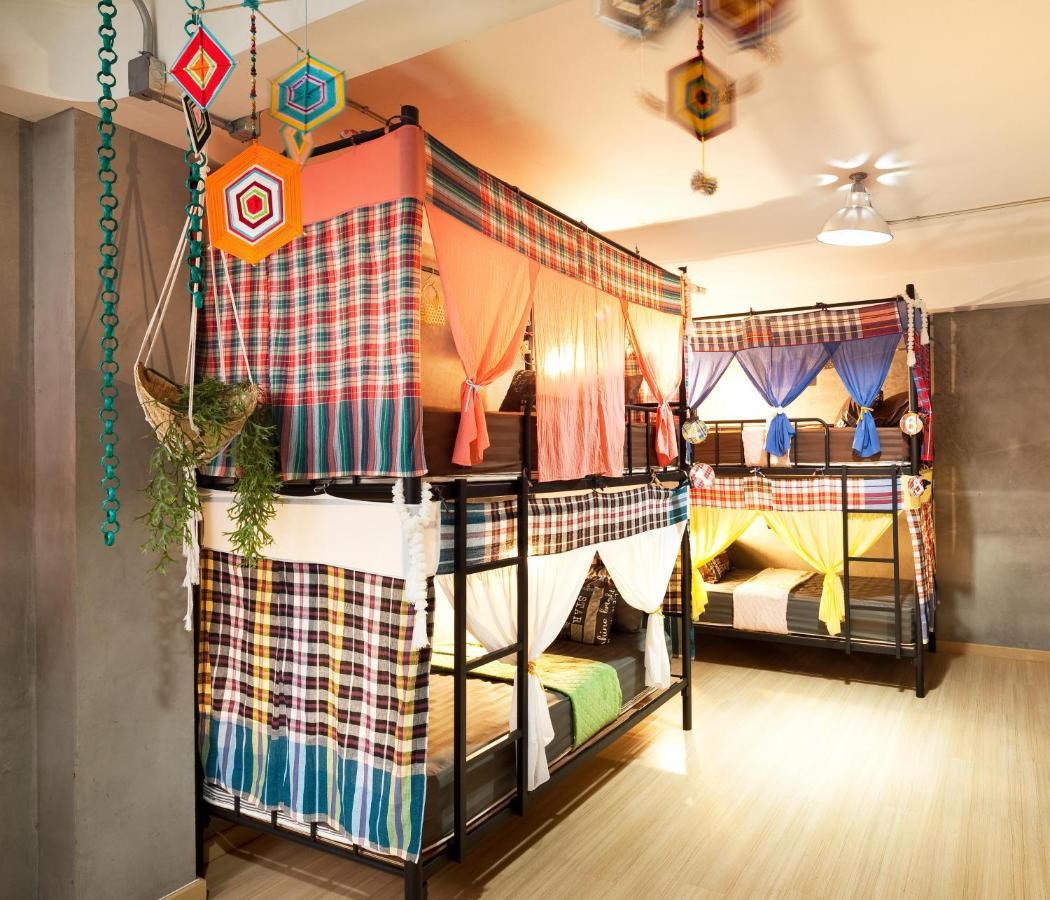 Five Stars Ratchada 19 Hostel Bangkok Luaran gambar