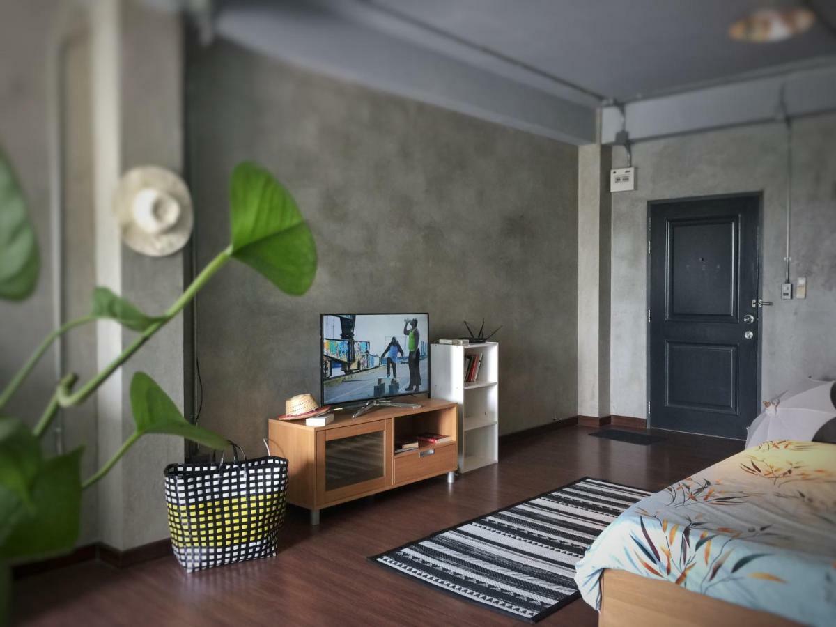 Five Stars Ratchada 19 Hostel Bangkok Luaran gambar