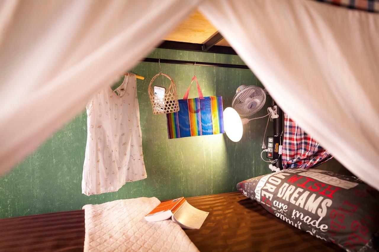 Five Stars Ratchada 19 Hostel Bangkok Luaran gambar