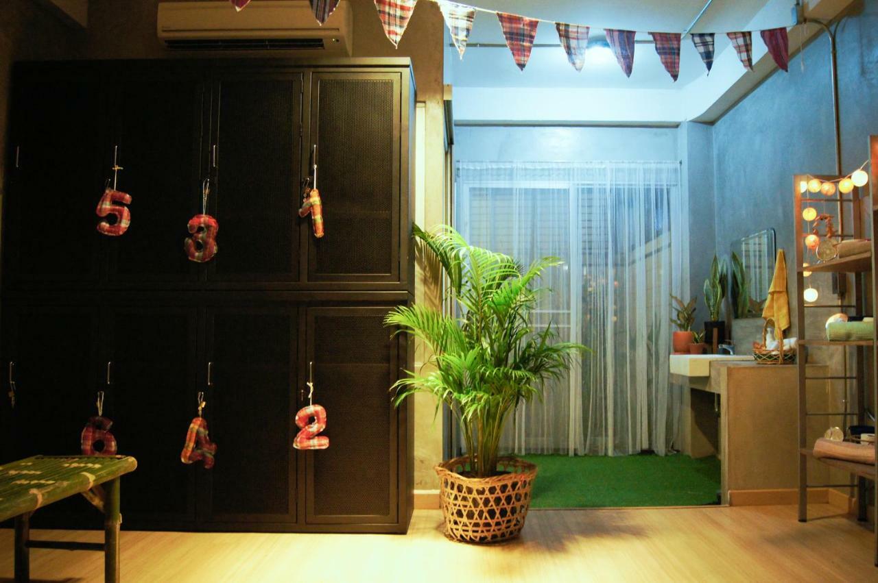 Five Stars Ratchada 19 Hostel Bangkok Luaran gambar