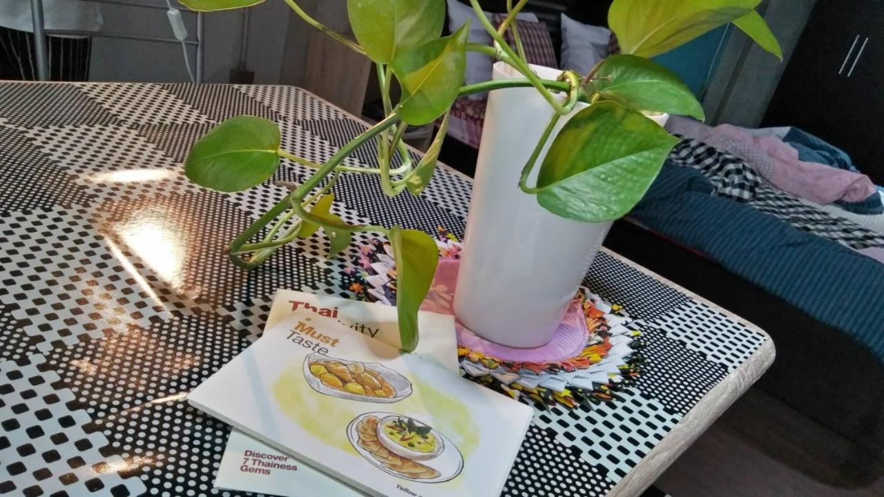 Five Stars Ratchada 19 Hostel Bangkok Luaran gambar